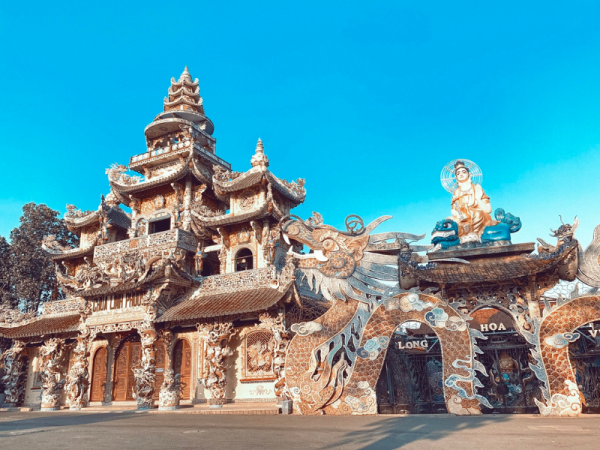 chùa Linh Phước_du lịch Lion Trip