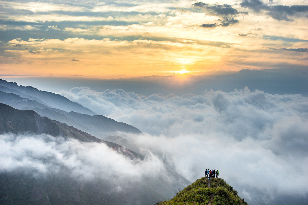 Hình ảnh biển mây trong Tour Tà Xùa 2 ngày 1 đêm của Lion Trip