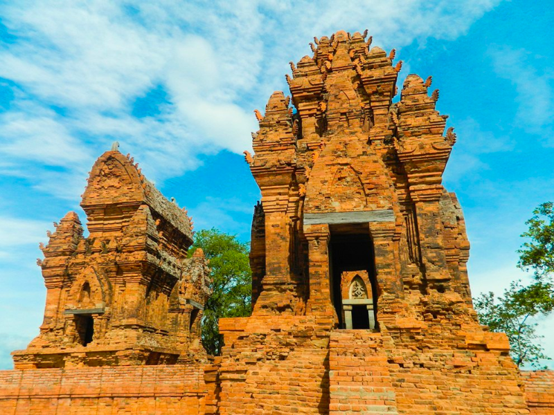Tháp Ninh Thuận_ du lịch Lion Trip
