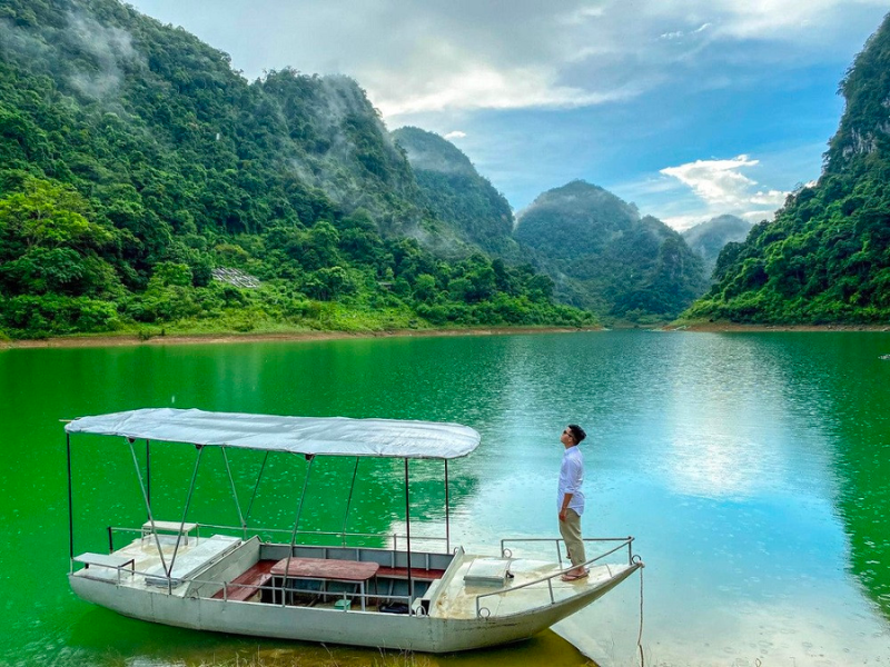 Cảnh đẹp nên thơ, yên bình của Hồ Thang Hen _ du lịch Lion Trip