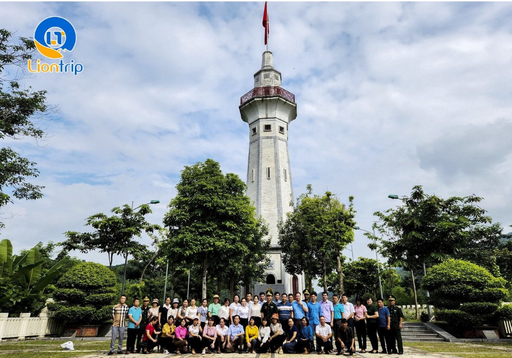 Cách di chuyển đến cột cờ Lũng Pô Cách di chuyển đến cột cờ Lũng Pô