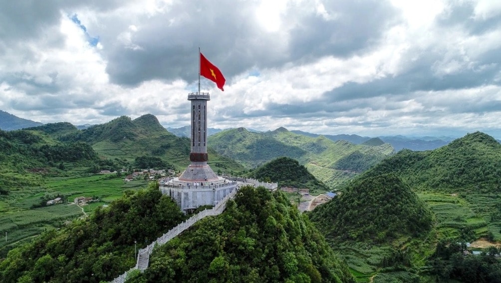 Cột cờ Lũng Cú - Điểm cực bắc thiêng liêng của Tổ Quốc Cột cờ Lũng Cú - Điểm cực bắc thiêng liêng của Tổ Quốc
