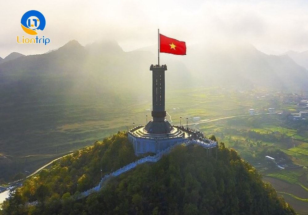 Cột cờ Lũng Cú