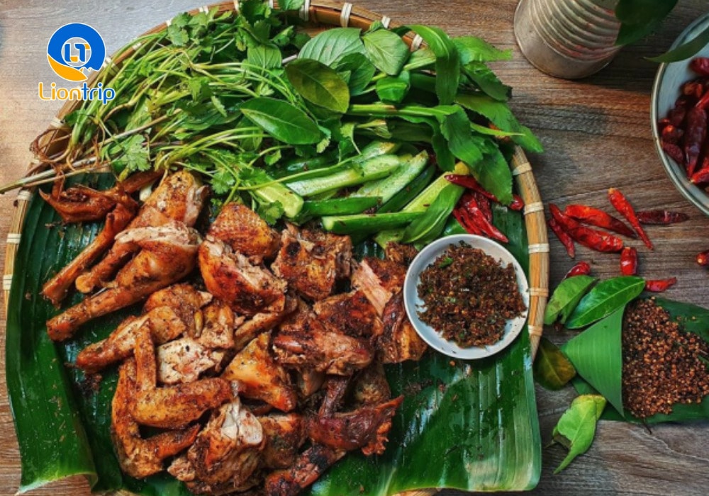 Gà nướng chấm với chẳm chéo Gà nướng chấm với chẳm chéo