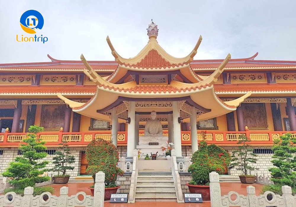 Không gian bên trong của thiền viện Trúc Lâm Chánh Giác Không gian bên trong của thiền viện Trúc Lâm Chánh Giác