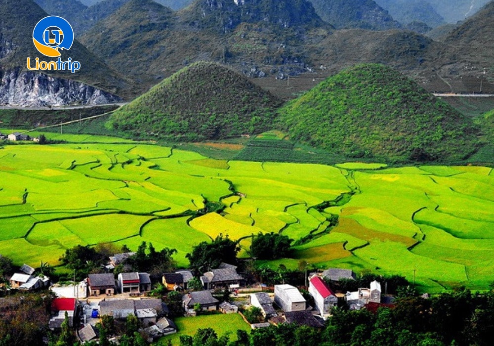 Núi đôi Quản Bạ Núi đôi Quản Bạ