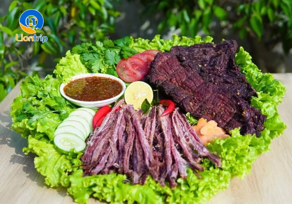 Thịt trâu gác bếp