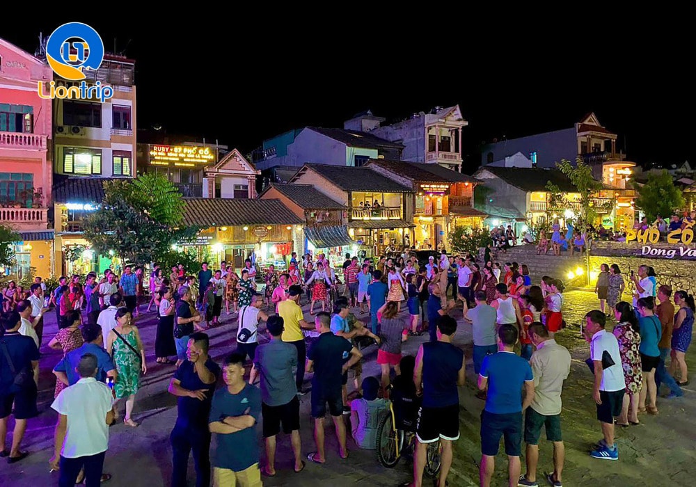 Trải nghiệm lễ hội và văn hóa địa phương