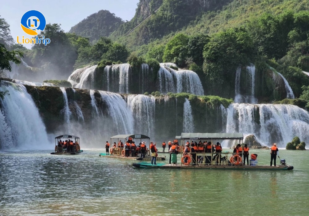 Trải nghiệm ngồi thuyền ngắm thác Bản Giốc Trải nghiệm ngồi thuyền ngắm thác Bản Giốc